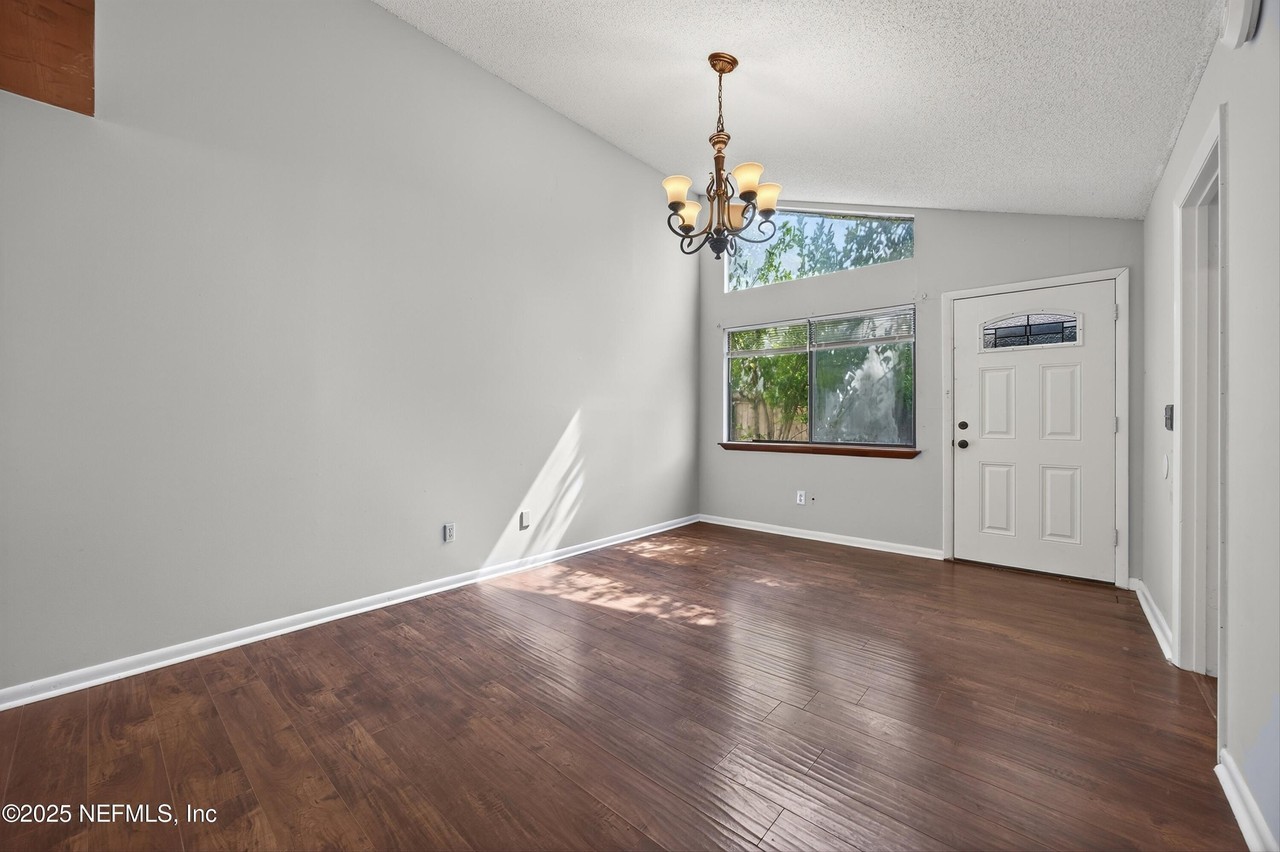 10711 Whispering Woods Pl #2 - Photo 6 of 32