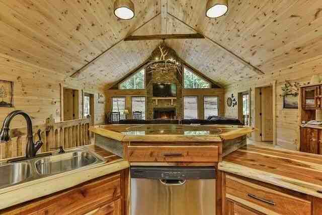 345 Farmer Cir - Photo 6 of 34