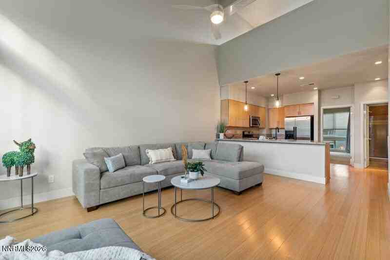 374 State St - Photo 4 of 16