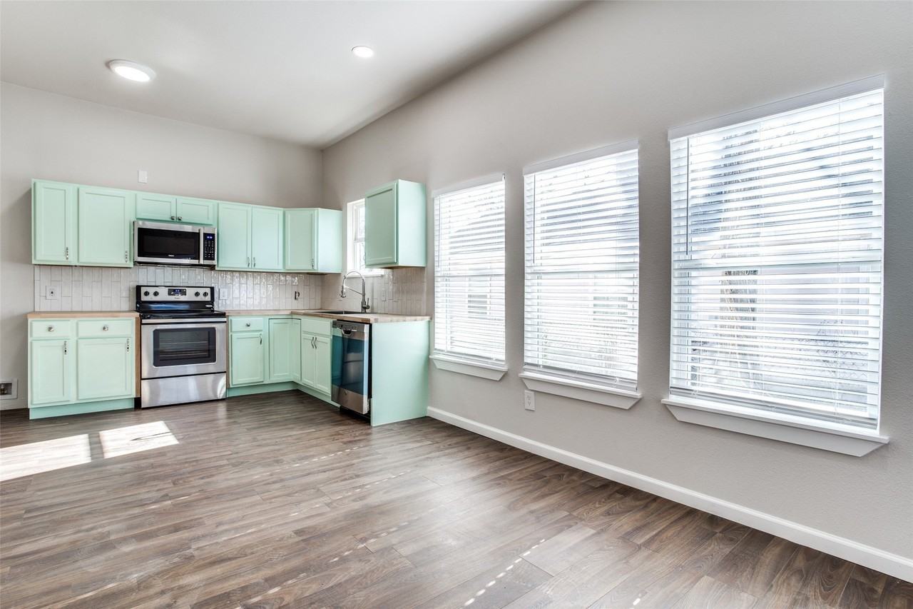2316 Marburg St - Photo 3 of 11