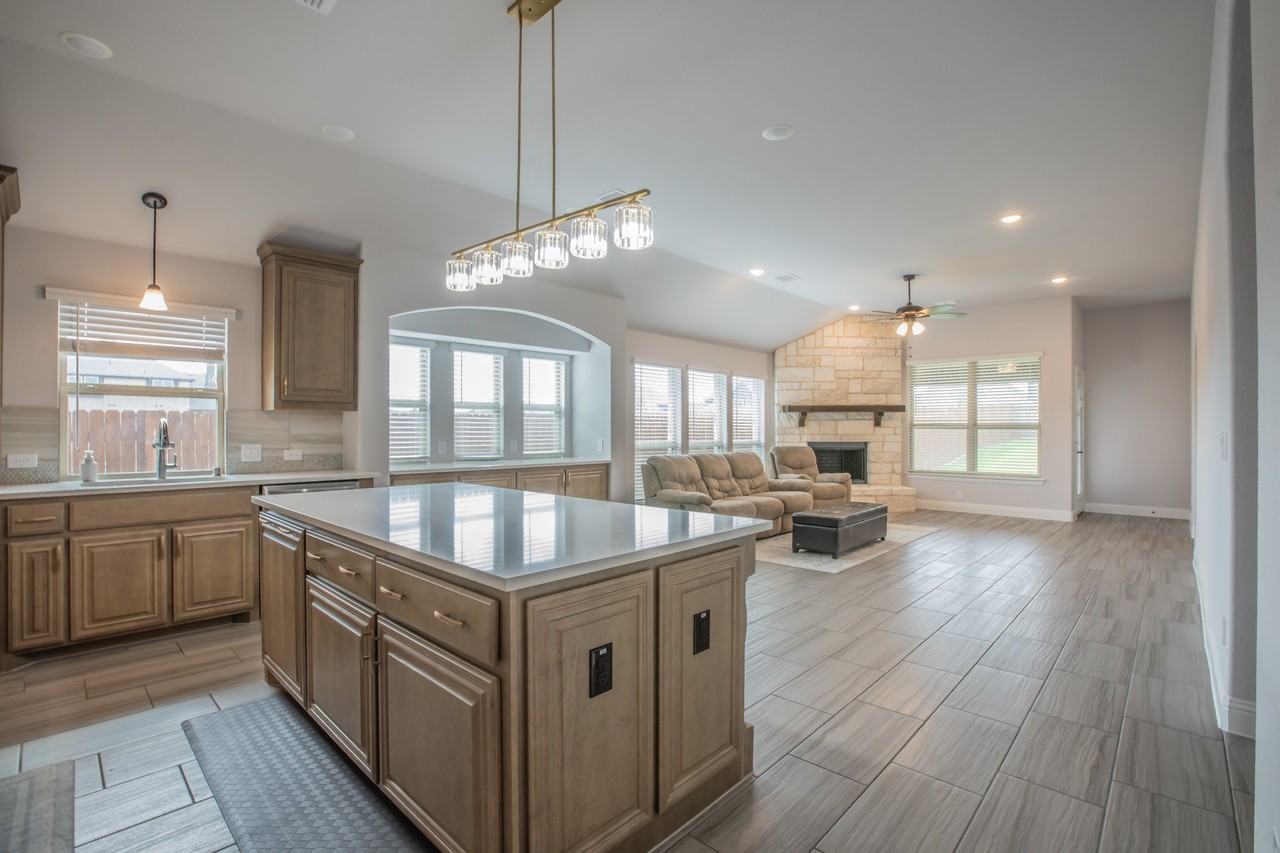 2408 Rileigh Ln - Photo 5 of 40
