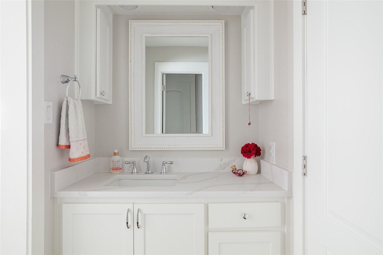 107 Sweet St - Photo 6 of 13