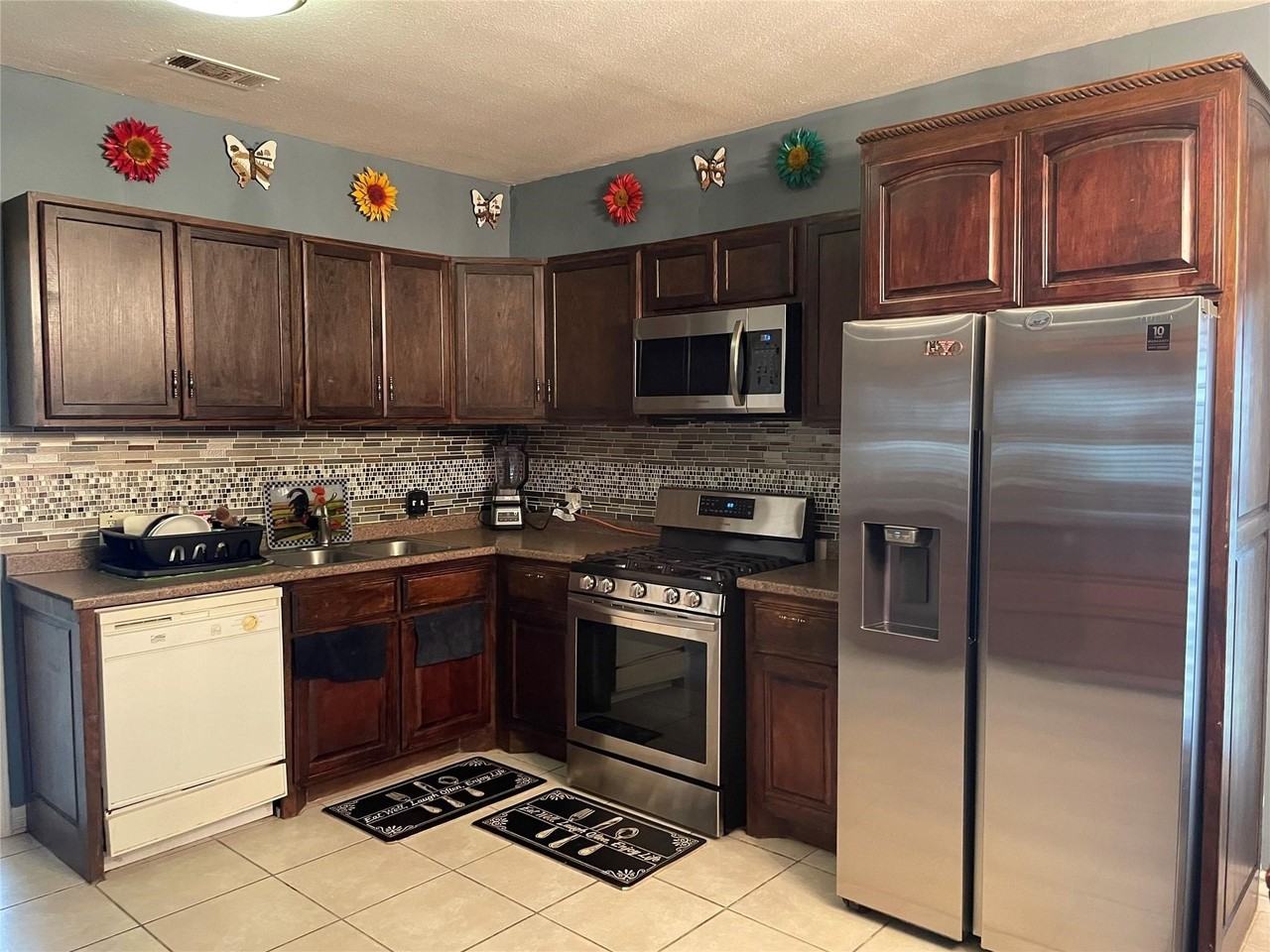 800 N Walnut St - Photo 3 of 15