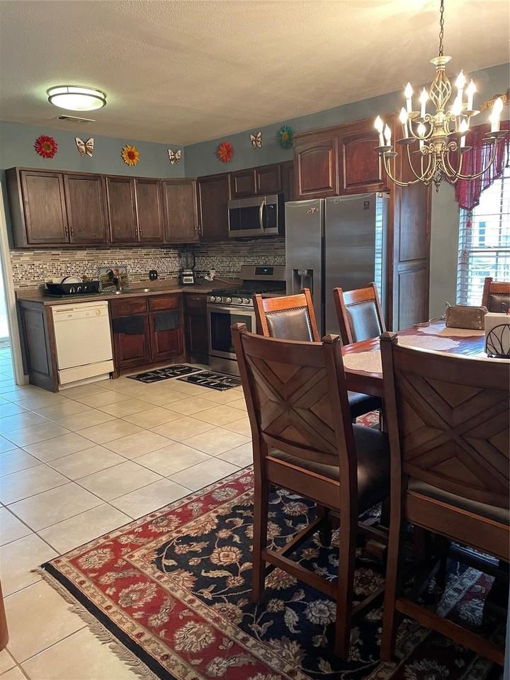 800 N Walnut St - Photo 5 of 15