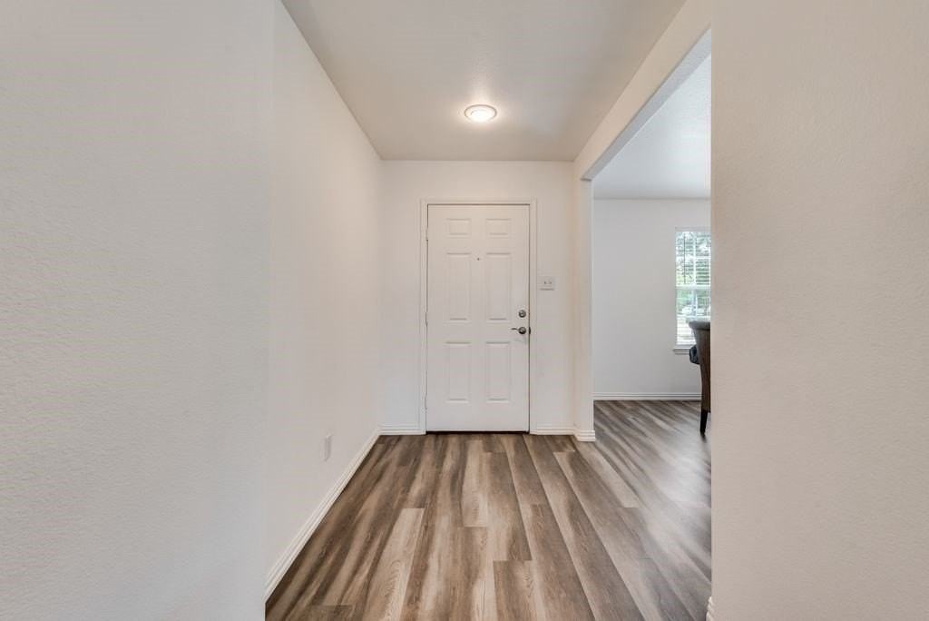 6916 Derbyshire Dr - Photo 3 of 23