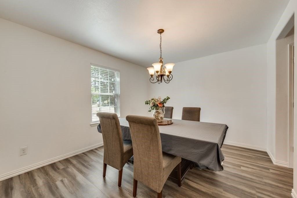 6916 Derbyshire Dr - Photo 4 of 23