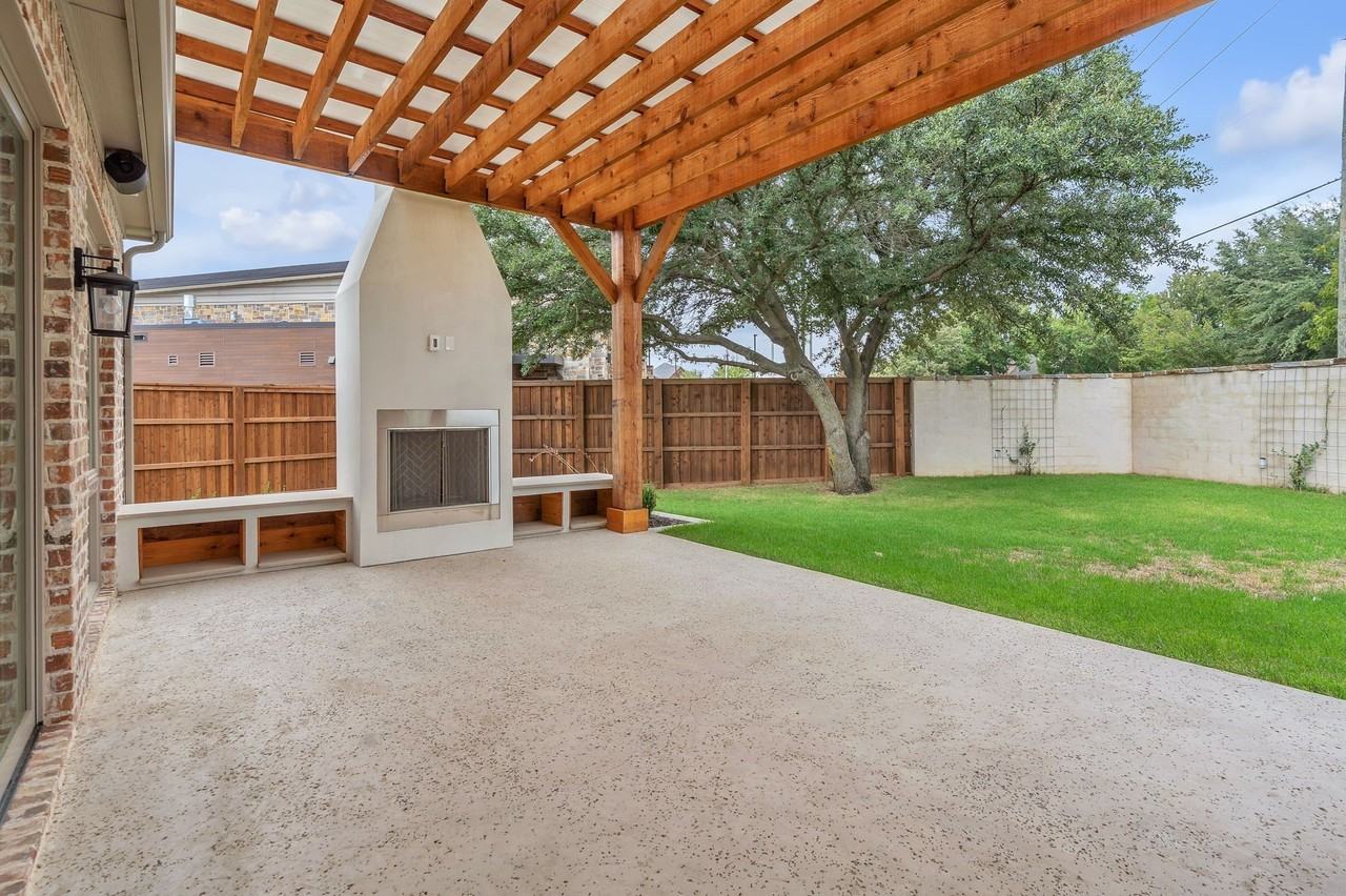 2947 Kosse Ct - Photo 3 of 33