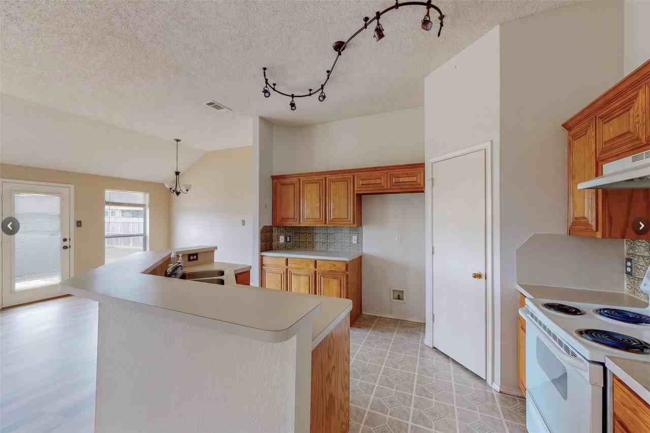 1720 Treasure Cay Dr - Photo 4 of 25