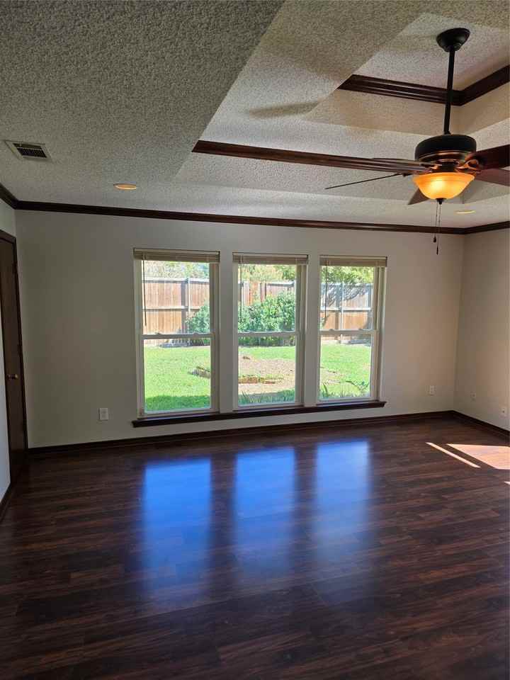 2500 Grandview Dr - Photo 3 of 15
