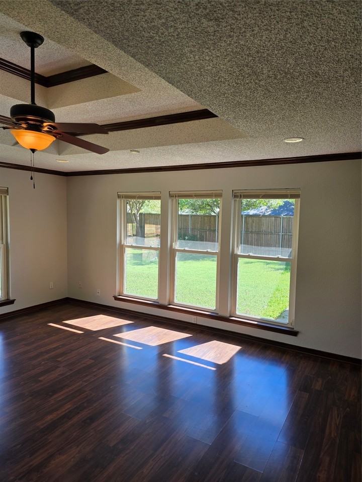 2500 Grandview Dr - Photo 4 of 15