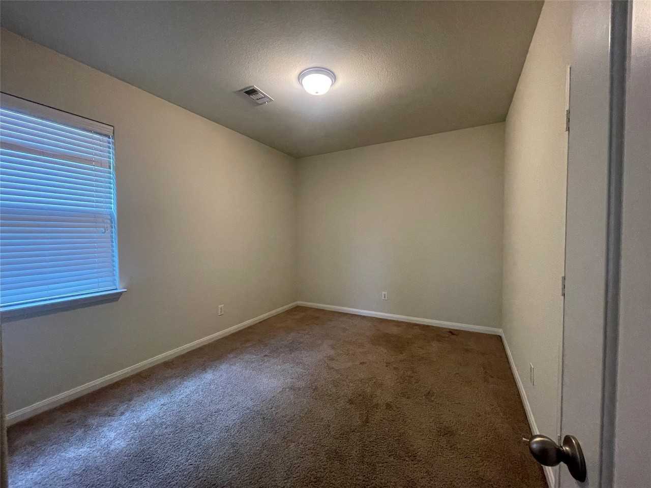 4609 Conley Ln - Photo 6 of 17
