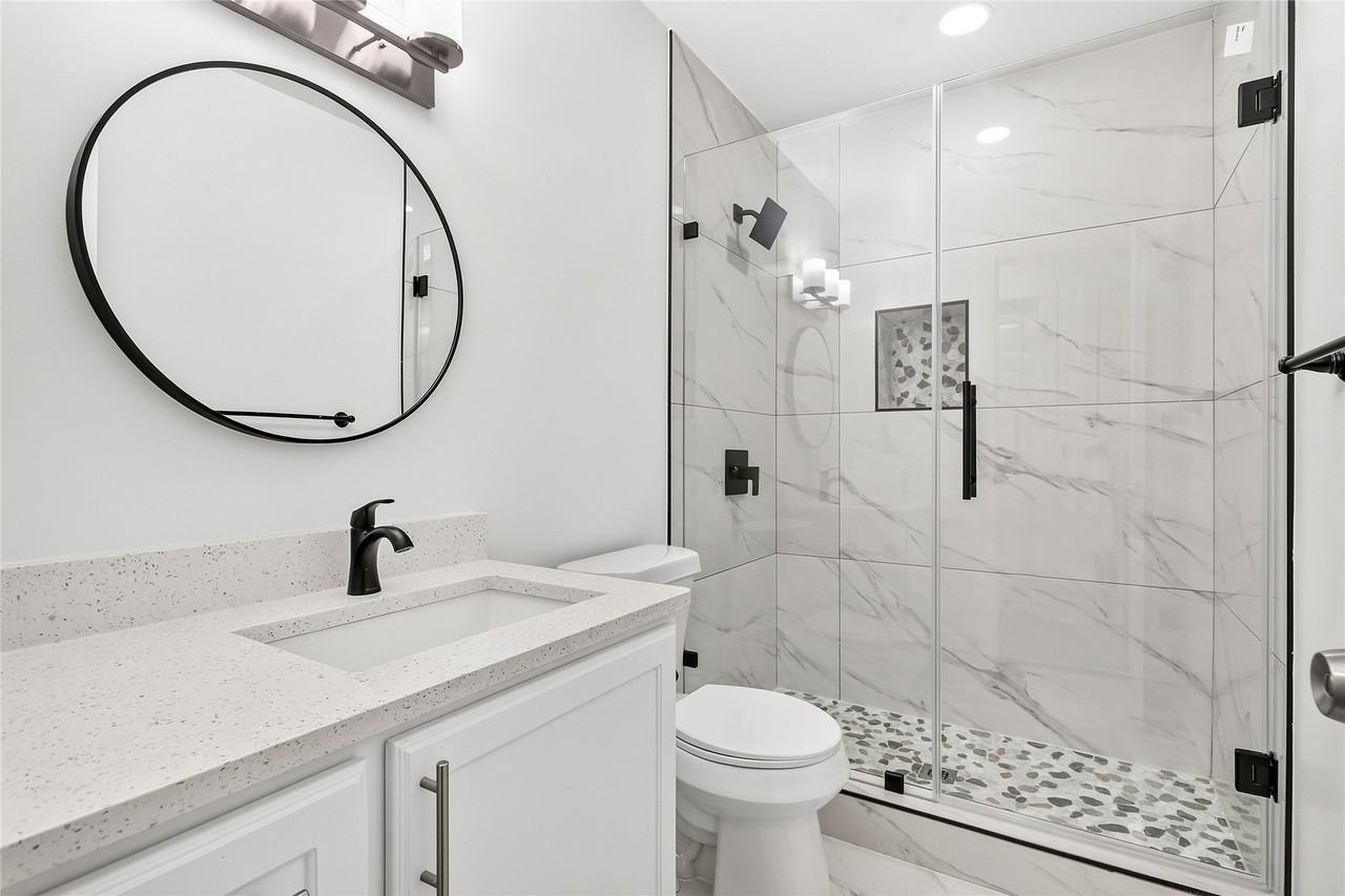 8949 Shorelark Dr - Photo 6 of 40