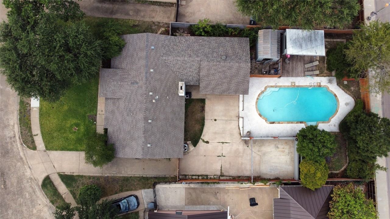 2712 Beechmont Pl - Photo 4 of 34