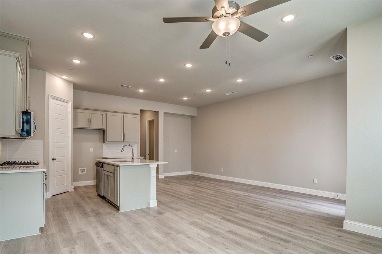4713 Corriente Vista Ln - Photo 5 of 33