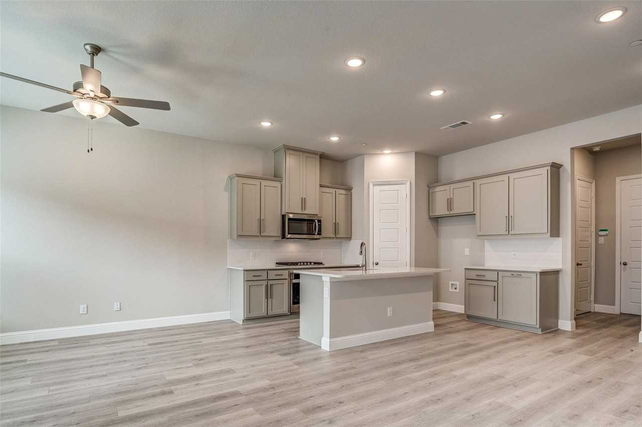 4713 Corriente Vista Ln - Photo 6 of 33