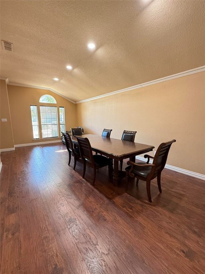 5505 Alta Verde Cir - Photo 6 of 32