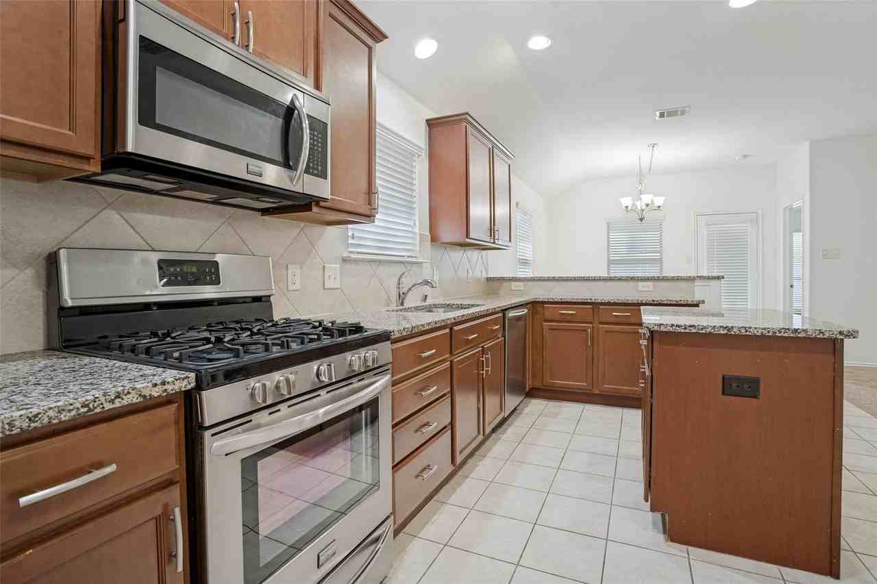 1314 Coleman Dr - Photo 3 of 25