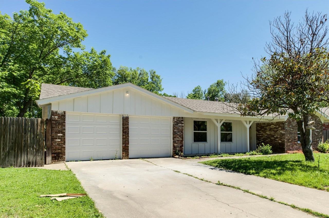4208 Ashmore Dr - Photo 2 of 17