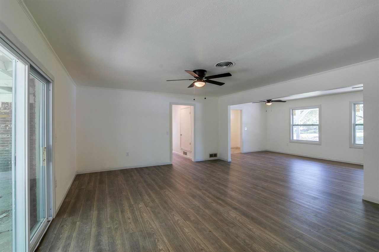 4208 Ashmore Dr - Photo 5 of 17