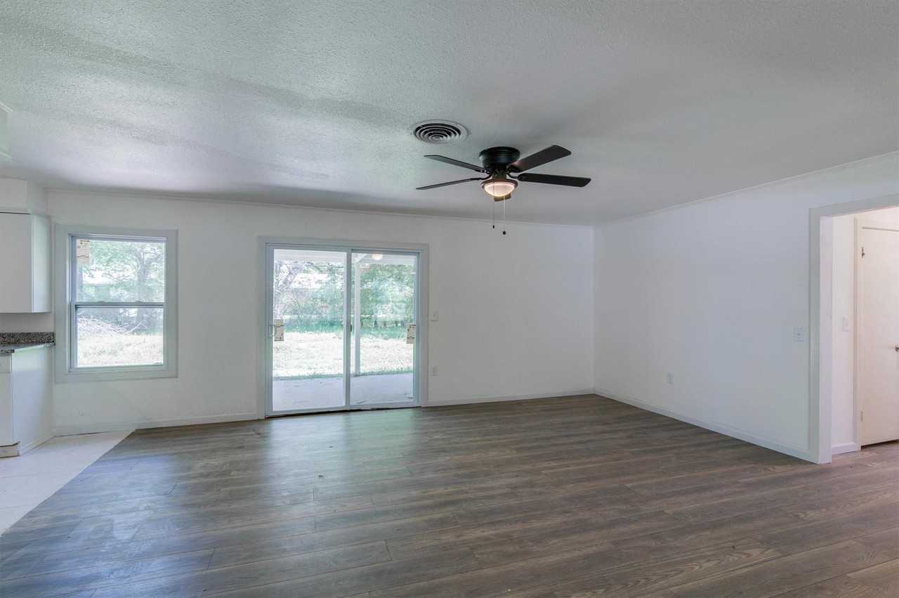4208 Ashmore Dr - Photo 6 of 17