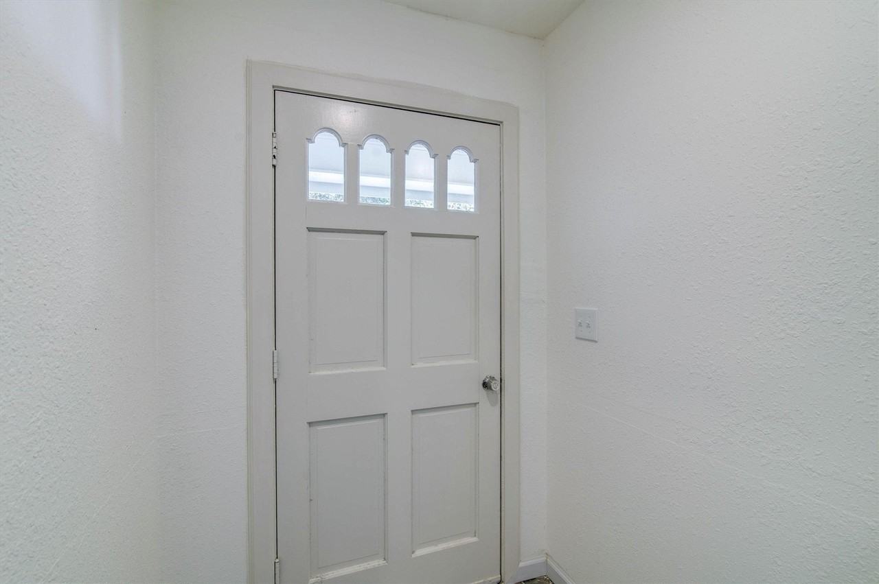 4208 Ashmore Dr - Photo 7 of 17