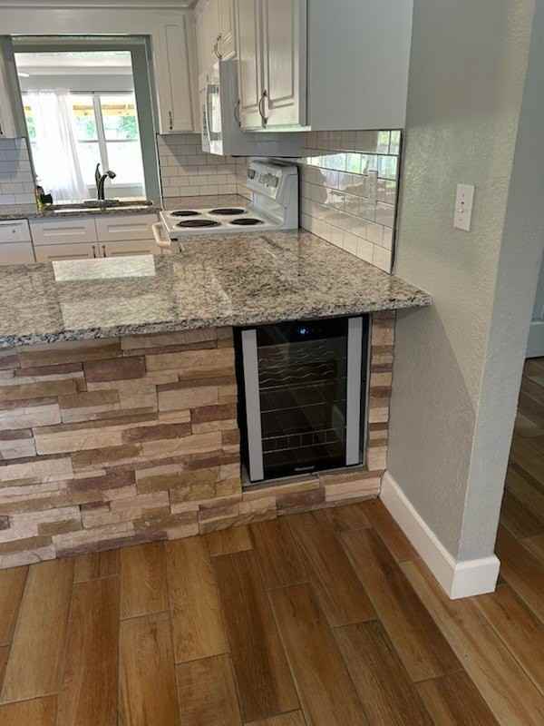 667 Claremont Ave - Photo 4 of 21