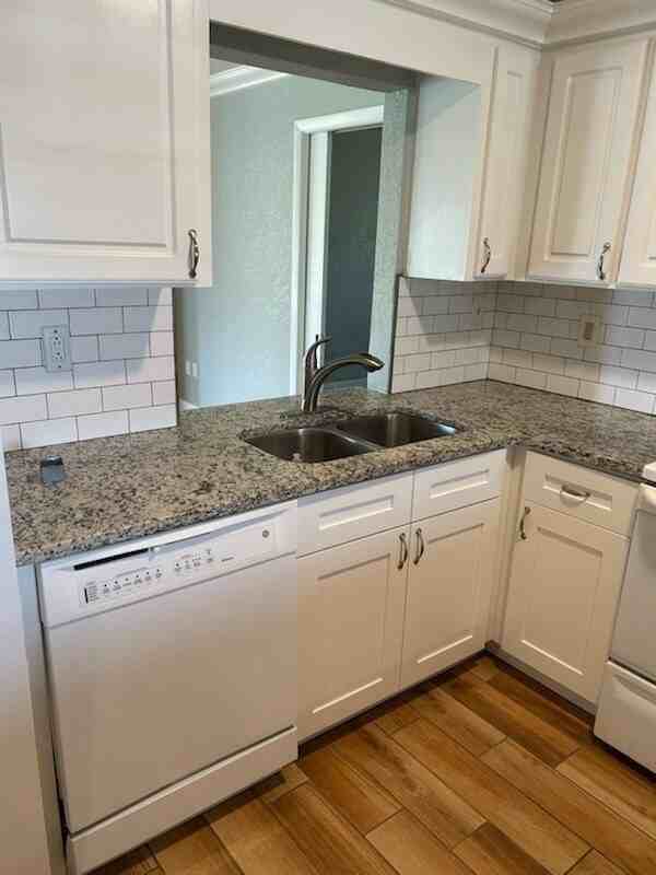 667 Claremont Ave - Photo 6 of 21
