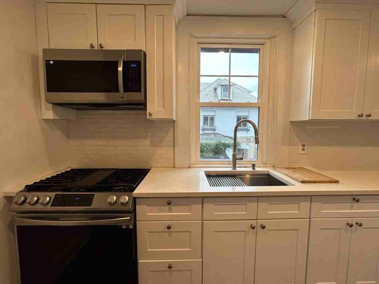 223 Fourth Ave - Photo 5 of 35