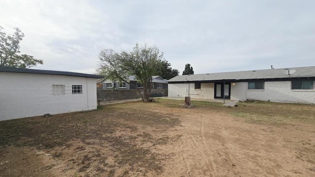 2722 Beechwood St - Photo 2 of 11