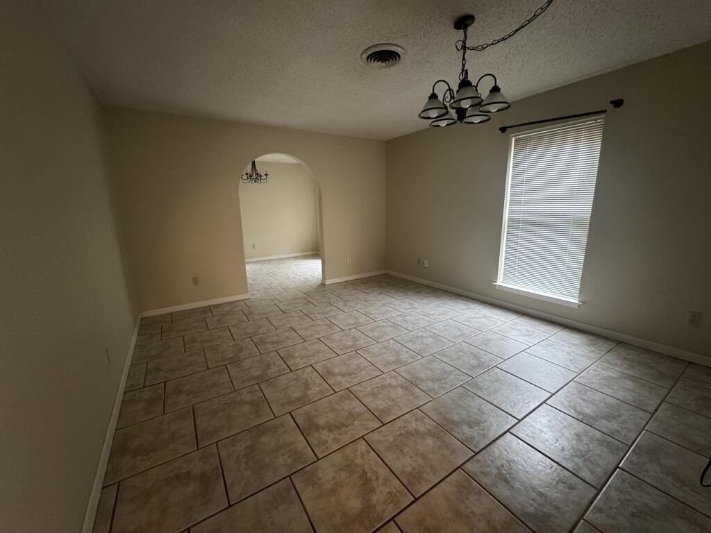 2607 Whitney Dr - Photo 3 of 13