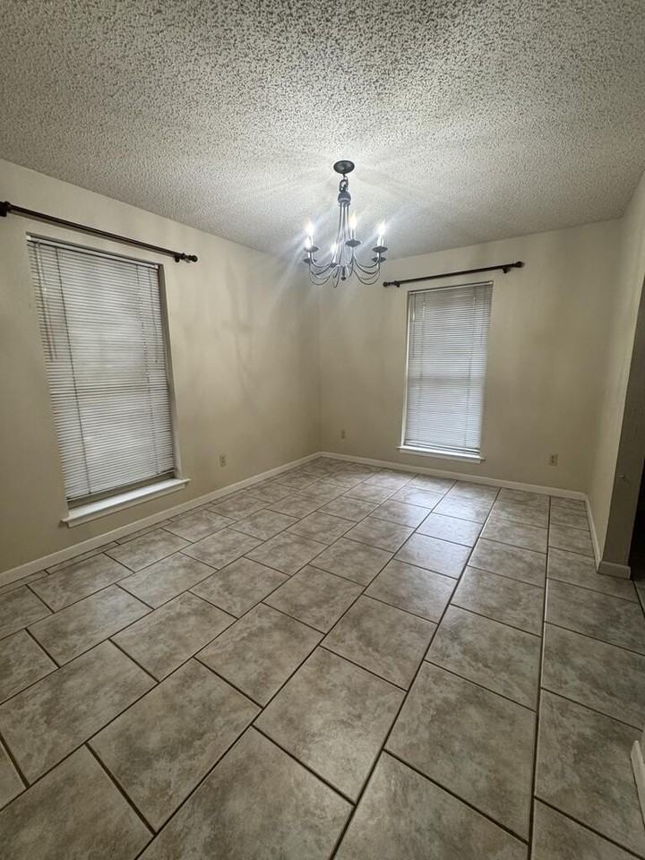 2607 Whitney Dr - Photo 4 of 13