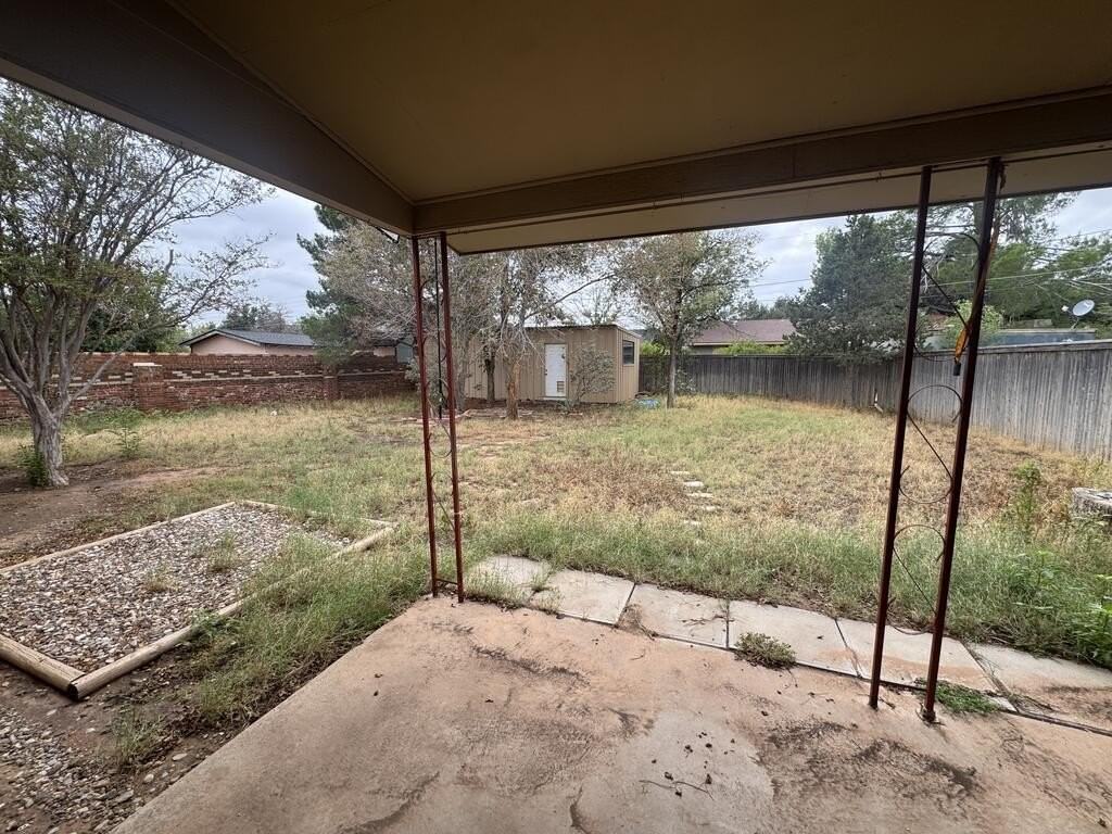 2607 Whitney Dr - Photo 6 of 13