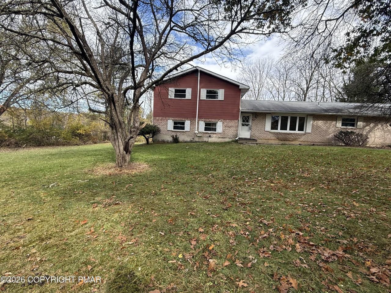 1041 Mt Tom Rd - Photo 5 of 24