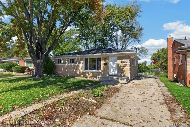 12740 Sterling Ct - Photo 3 of 40