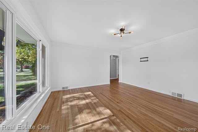 12740 Sterling Ct - Photo 6 of 40