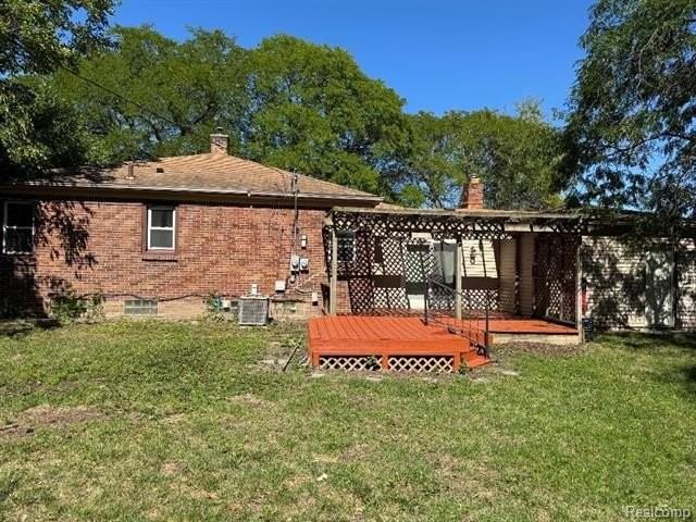 20666 Eastwood Dr - Photo 2 of 13