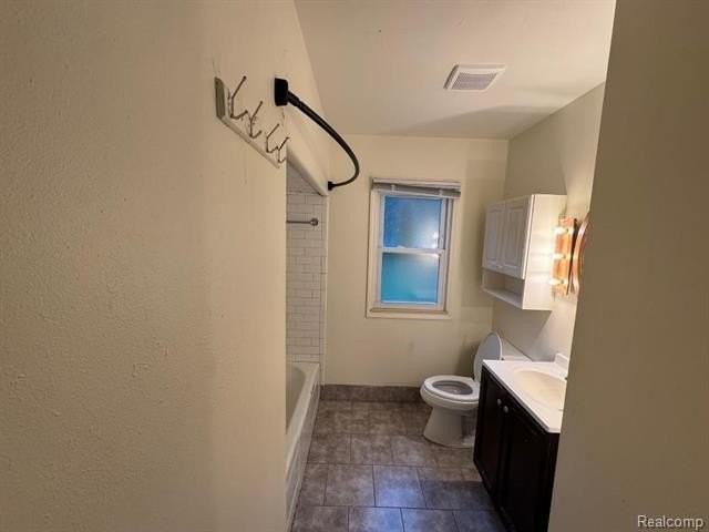 20666 Eastwood Dr - Photo 4 of 13