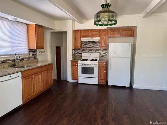 20666 Eastwood Dr - Photo 5 of 13