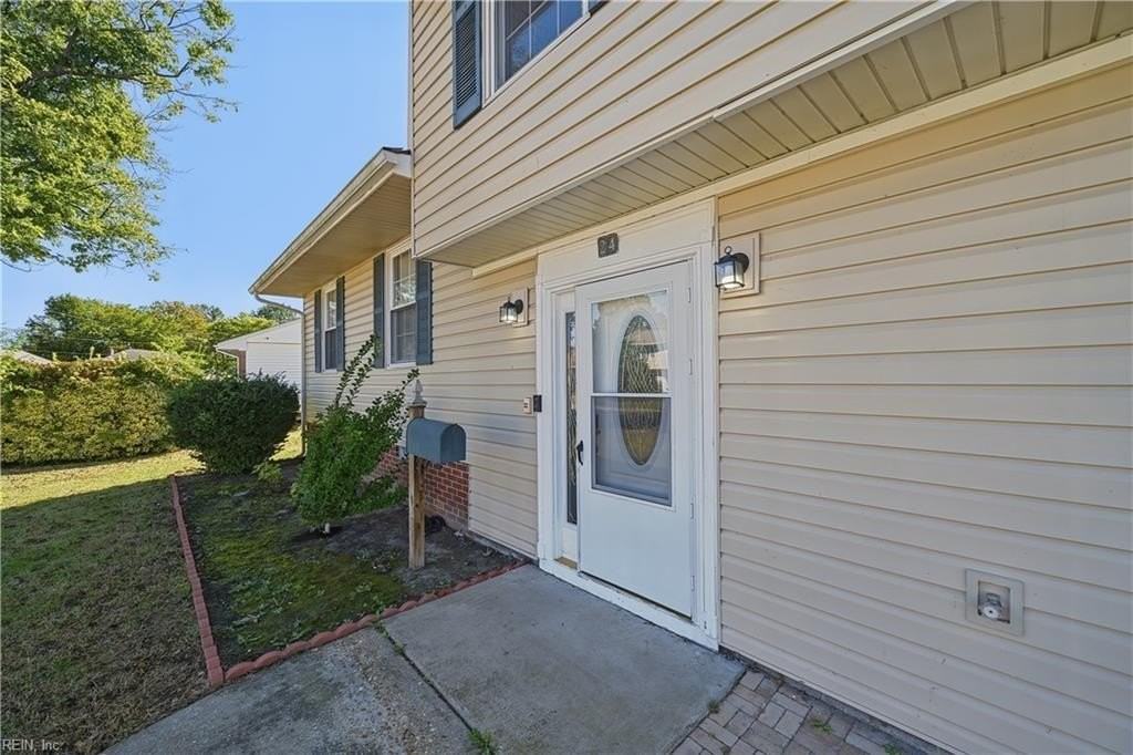 24 Diggs Dr - Photo 4 of 31
