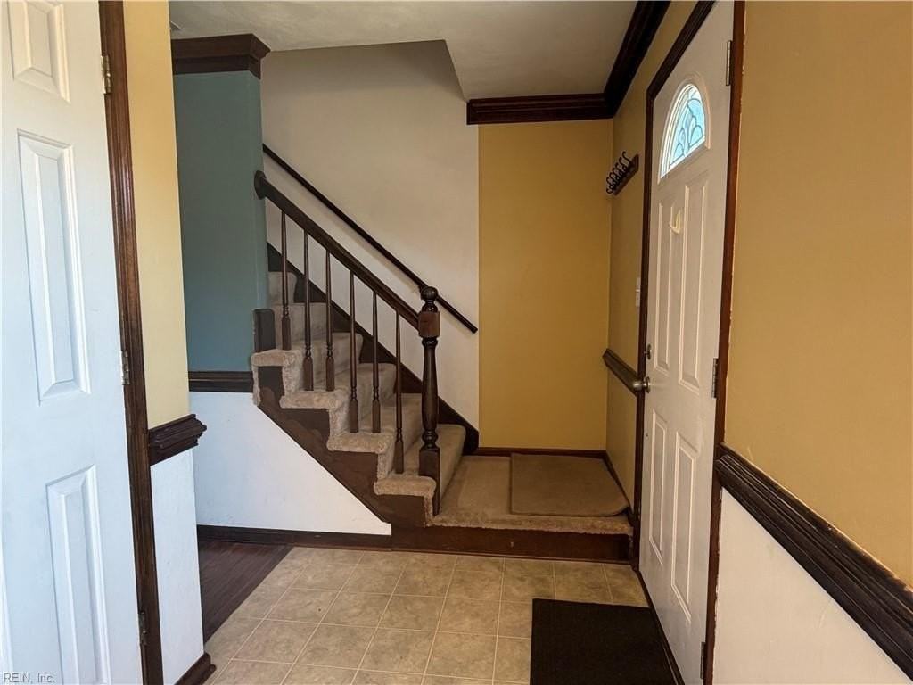 321 San Roman Dr - Photo 3 of 21