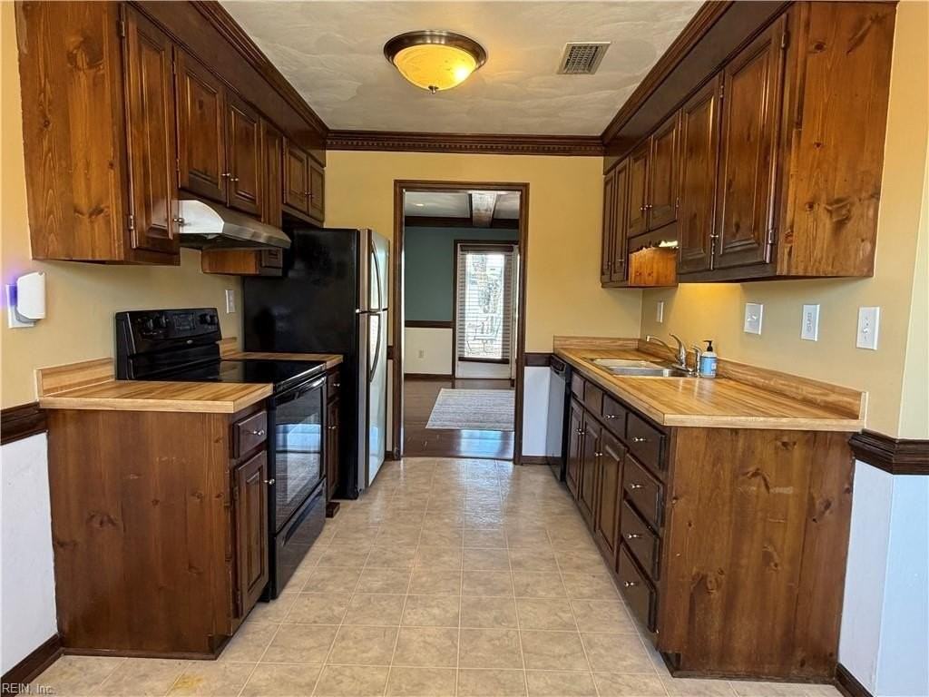 321 San Roman Dr - Photo 4 of 21