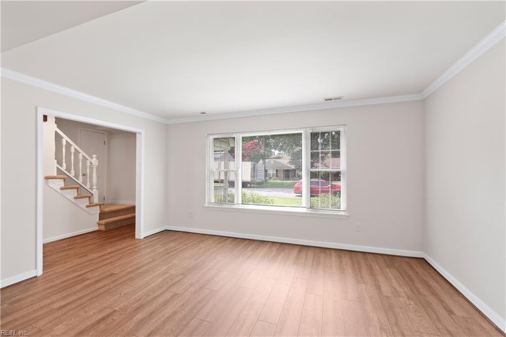 1768 Olympic Dr - Photo 4 of 44