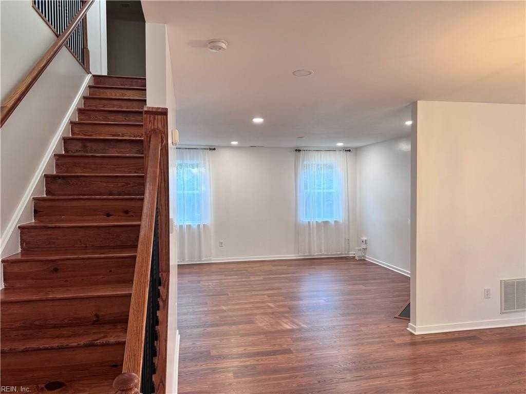155 Marywood Dr - Photo 4 of 24
