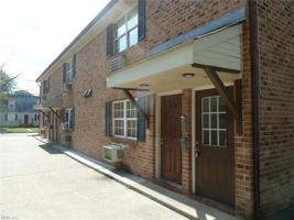 featured image of 320 Ashlawn Dr #4