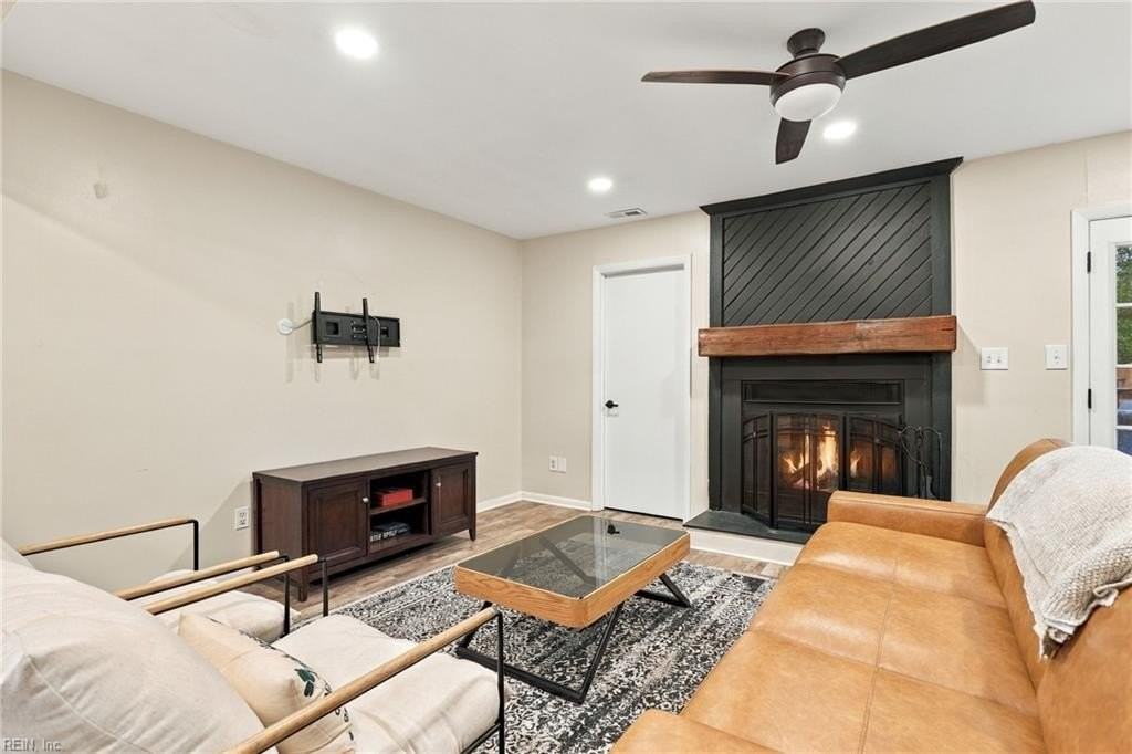 3810 Mystic Cove Ct - Photo 3 of 27