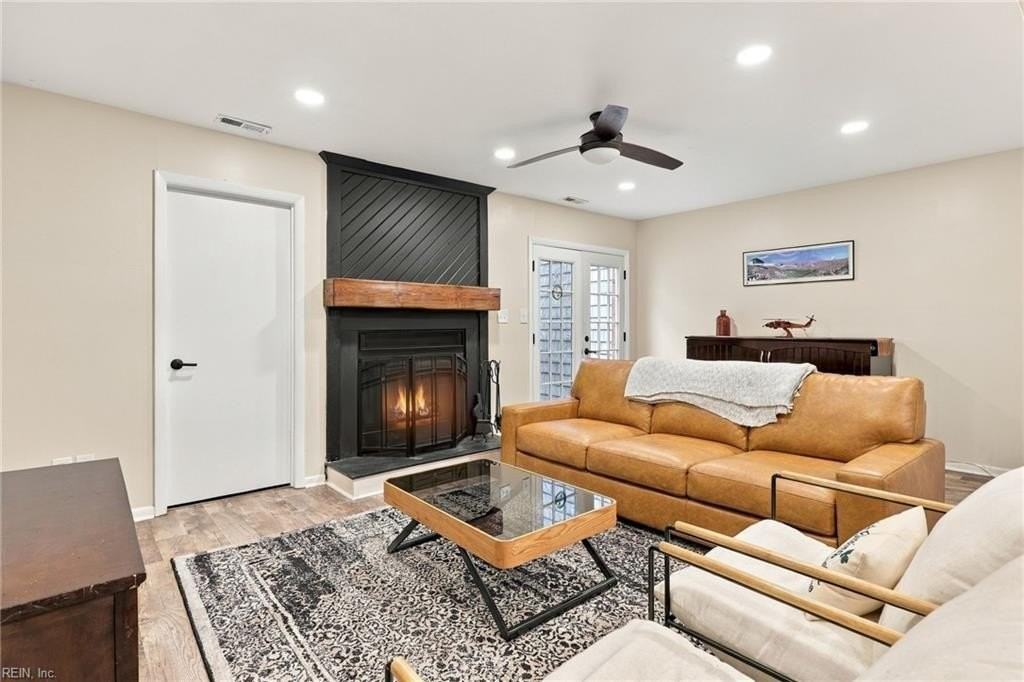 3810 Mystic Cove Ct - Photo 4 of 27