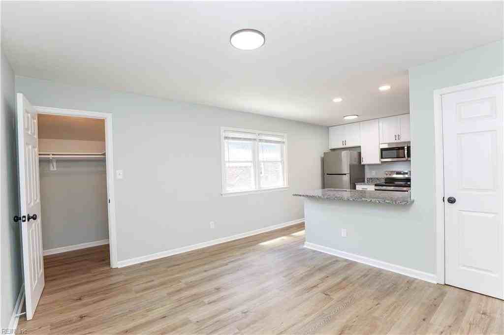 2709 Azalea Garden Rd #B3 - Photo 3 of 22