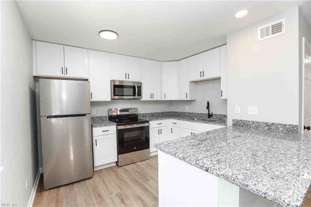 2709 Azalea Garden Rd #B3 - Photo 5 of 22