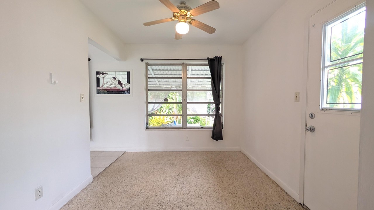 3267 Ne 18th Ter - Photo 3 of 16