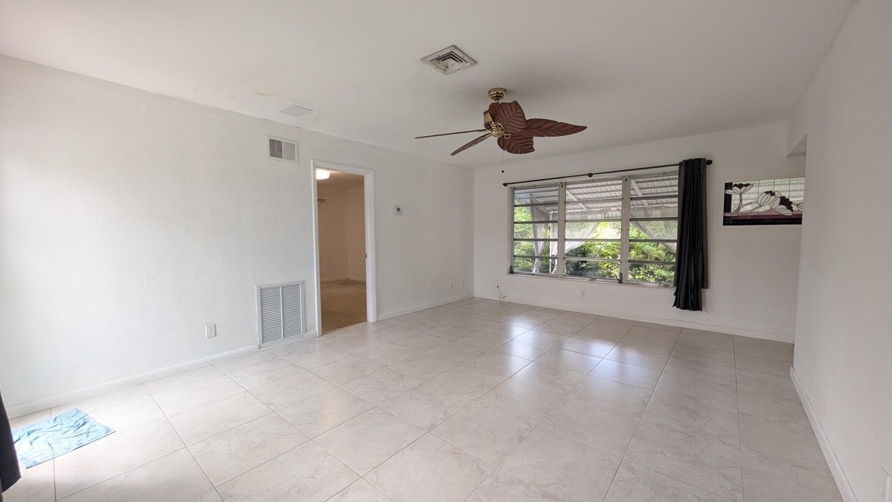 3267 Ne 18th Ter - Photo 6 of 16